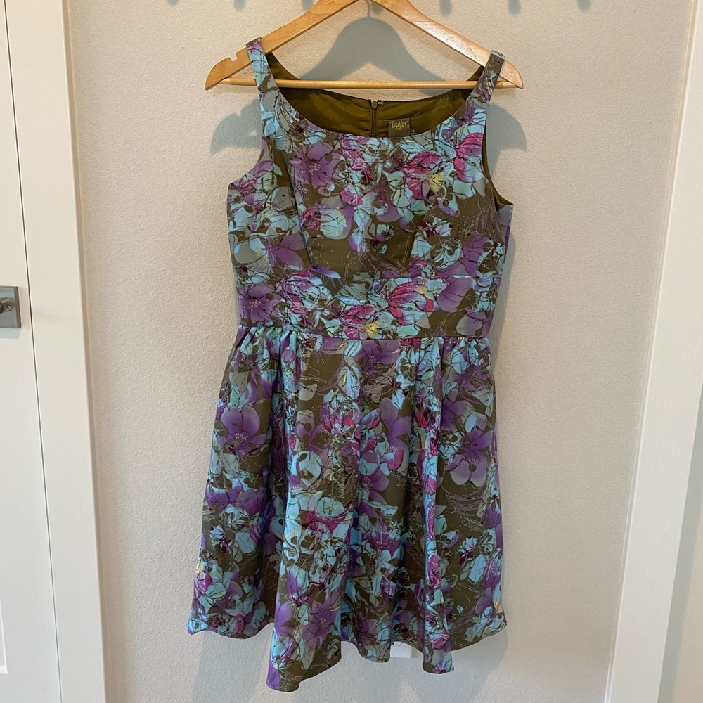 Ann Taylor | purple floral fit and flare sleeveless dress | size 8